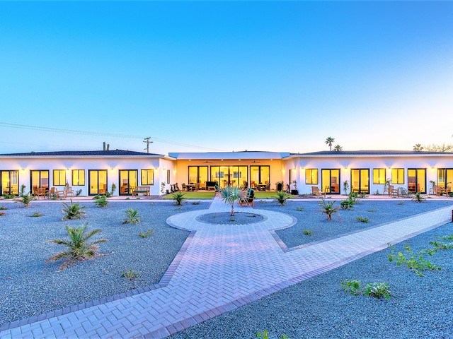 VISTA LIVING CAMELBACK